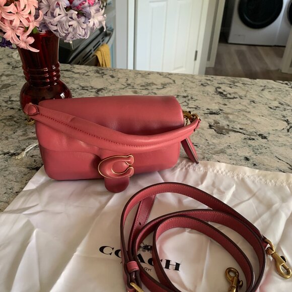 COACH Pillow Tabby 18 - Picture 2 of 6